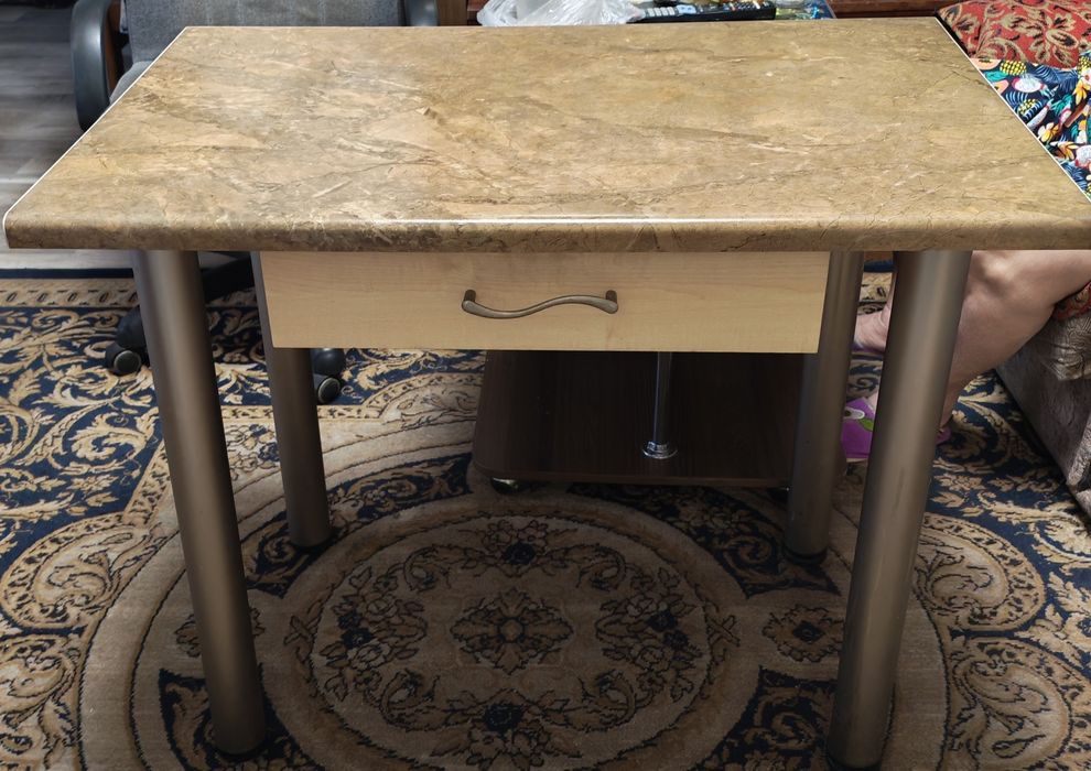 Кухонный гарнитур со столом