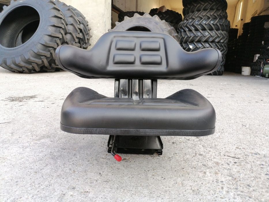 Scaun tractor nou u445 u650 cu reglaj triplu amortizor Impermeabil