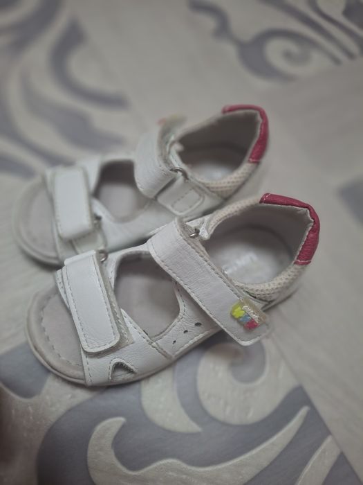 Продам босоножки