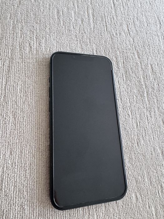 iPhone 13 в идеальном состоянии