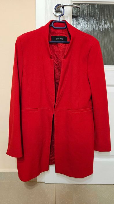 Червено сако ZARA