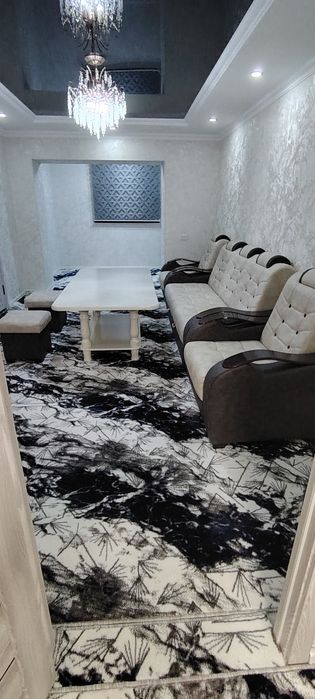 Сдаётся 2х комнатная квартира на 1 этаже Азиз Базар в дол дороге