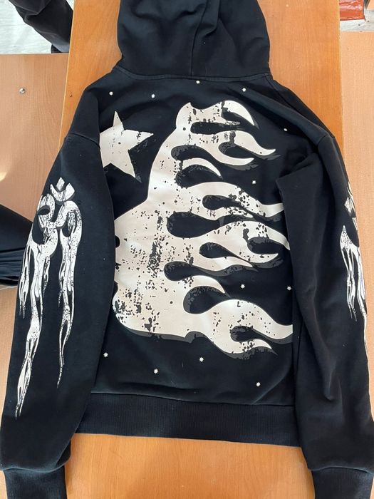 разные брендовые вещи