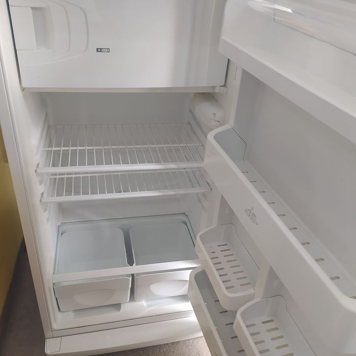 Холодильник INDESIT
