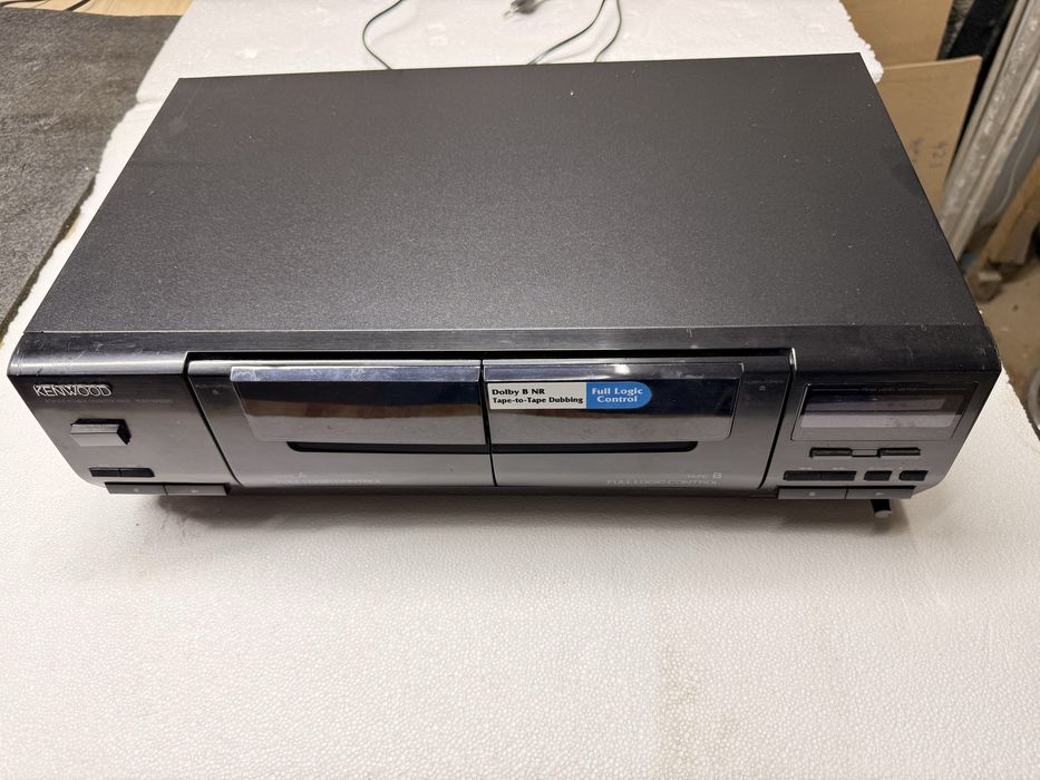 Kenwood KXF-W 1030 в хорошем рабочем состоянии