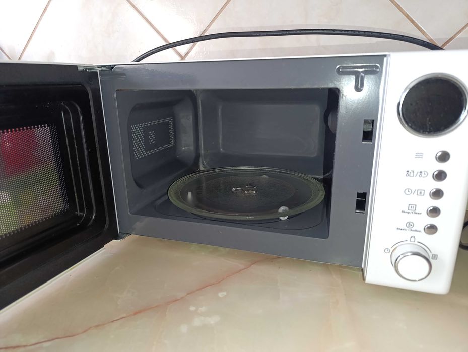 Tv+Mașina de spălat+Cuptor cu microunde 700 lei