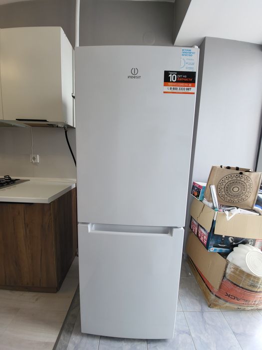 Холодильник Indesit б/у