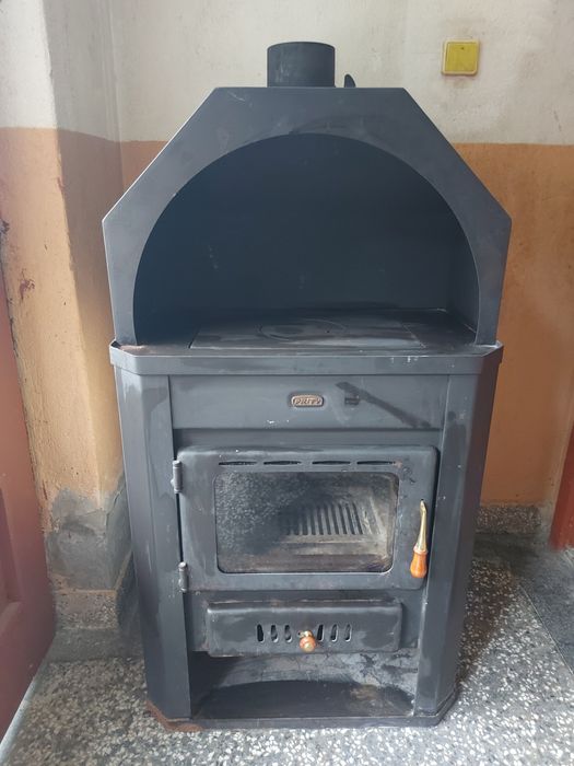 Продавам Камина с водна риза