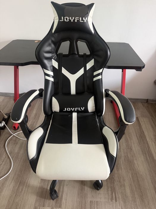 Masa si scaun de gaming
