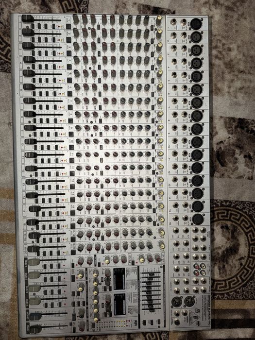 Behringer пульт сатылады !