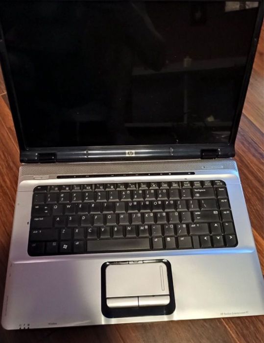 Vand doua laptopuri