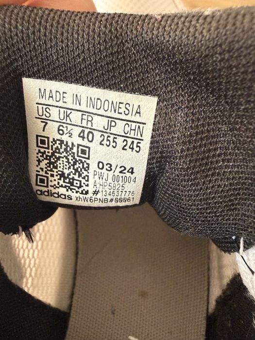 Маратонки Adidas 40 номер