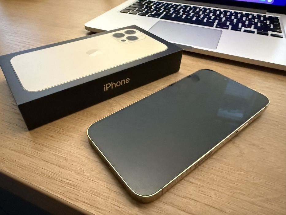 Mac book pro RETINA 13 inch early 2015 + IPHONE 13 promax 1TB