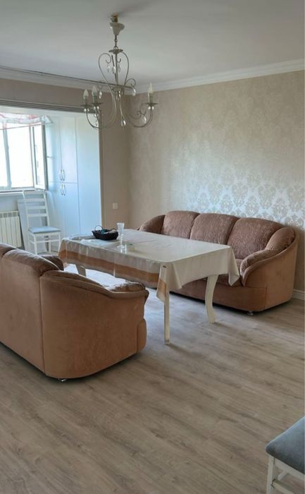 Продам диван в хорошем состоянии.