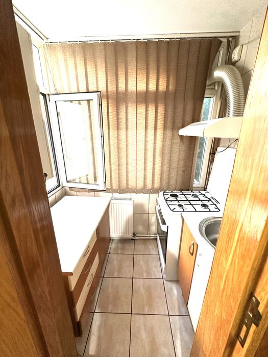 De vanzare apartament 2 camere, etaj 3 zona distrigaz