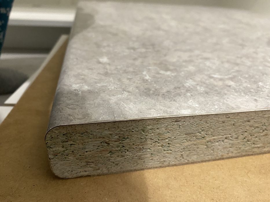 Продам навесную тумбу .