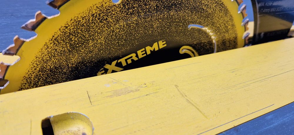 Dewalt circular pe acumulatori