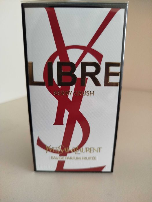Продавам оригинален дамски парфюм YSL BERRY CRUSH