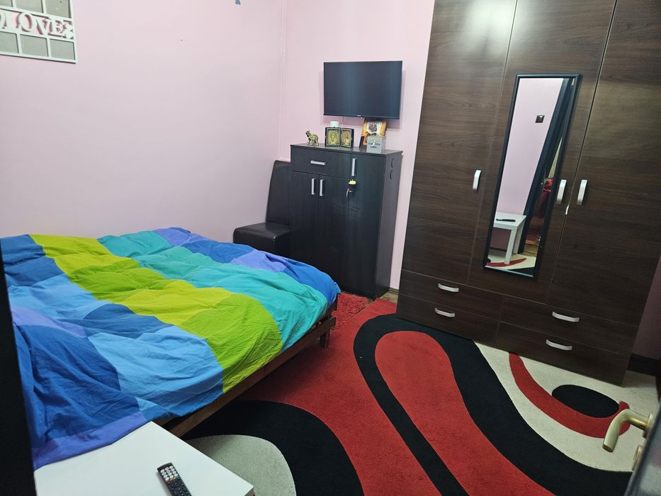Vând apartament 2 camere cu centrală și balcon