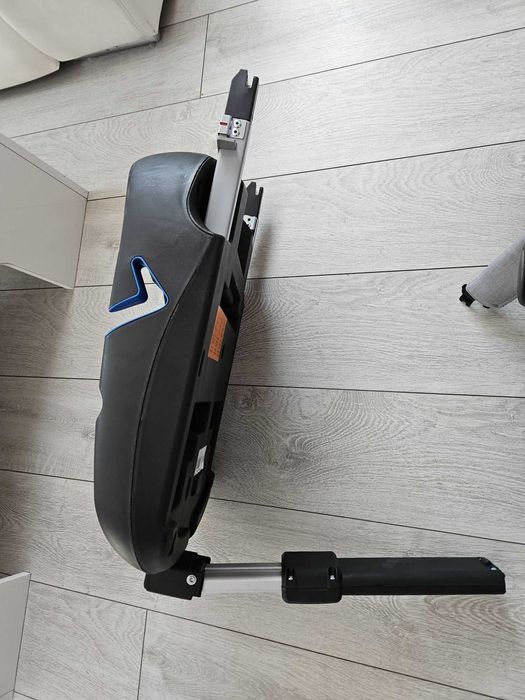 Кошче за бебе с основа за кола Isofix