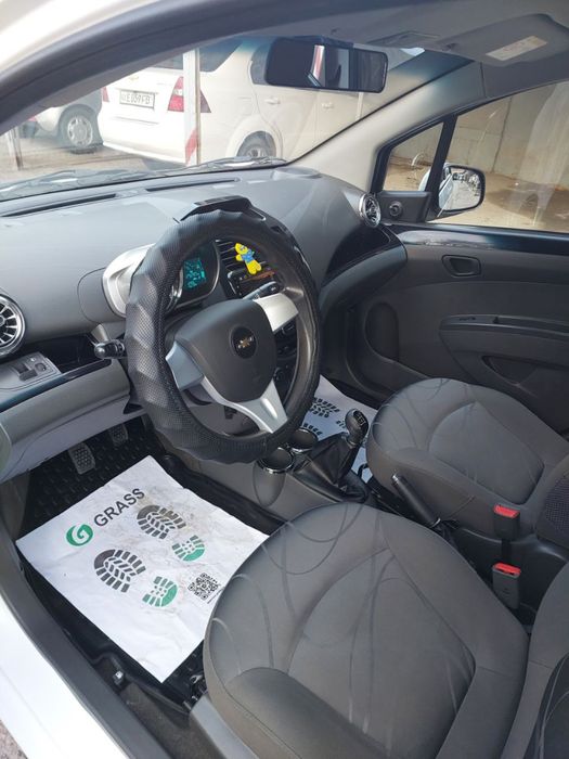 Spark 2018 г. вторая позиция машина чистая пробег 129000 т