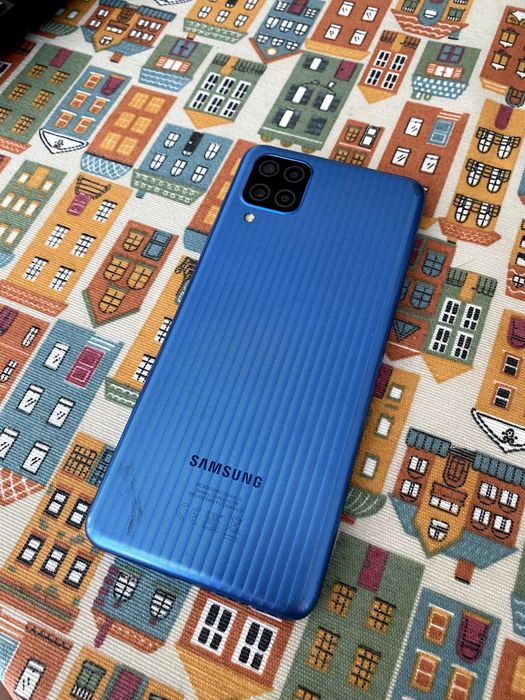 телефон Samsung Galaxy M12 - с 2 SIM карти