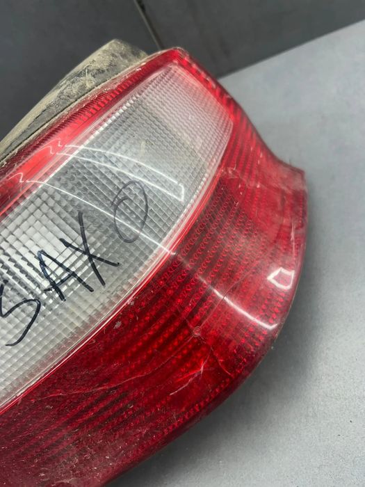 Lampa / Tripla stop dreapta pe aripa DEFECT Citroen Saxo