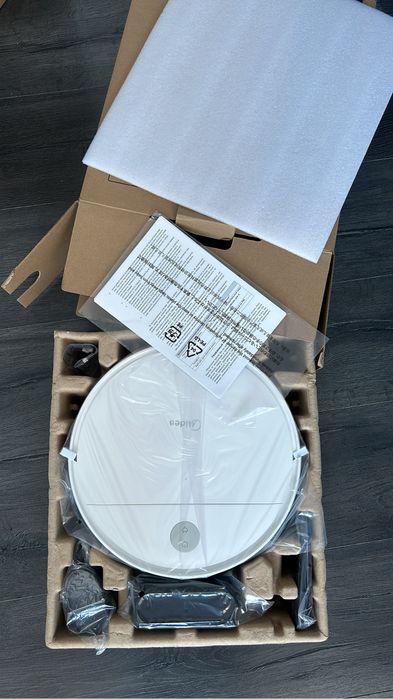 Продаю новый робот пылесос