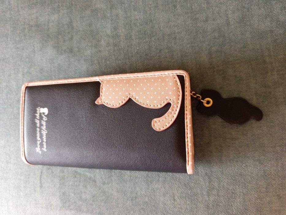 Голямо дамско портмоне