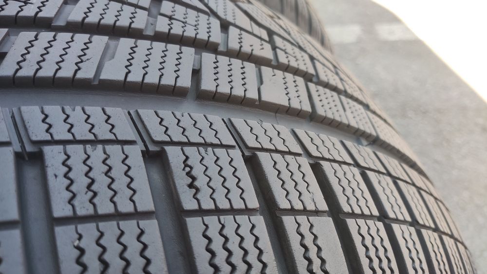 4бр. зимни гуми 255/55/18Hankook Winter Icept Evo2, SUV
dot23