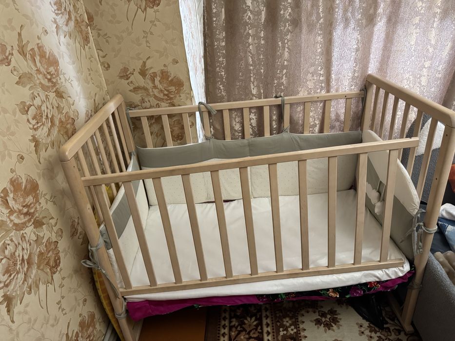 Манеж с бортиком