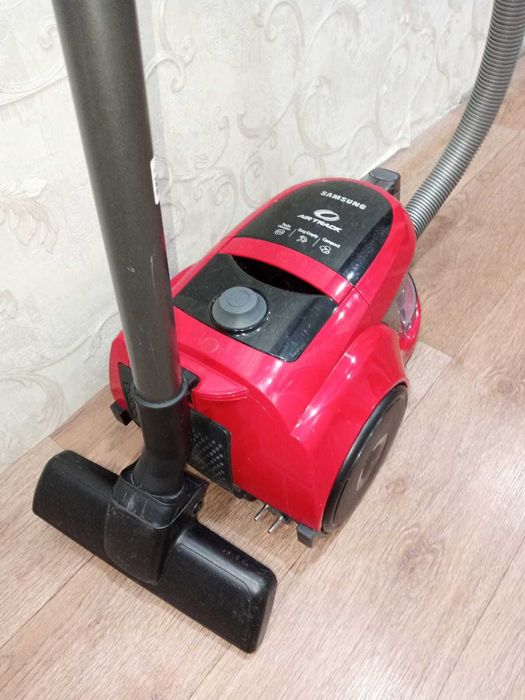 Продается  пылесос