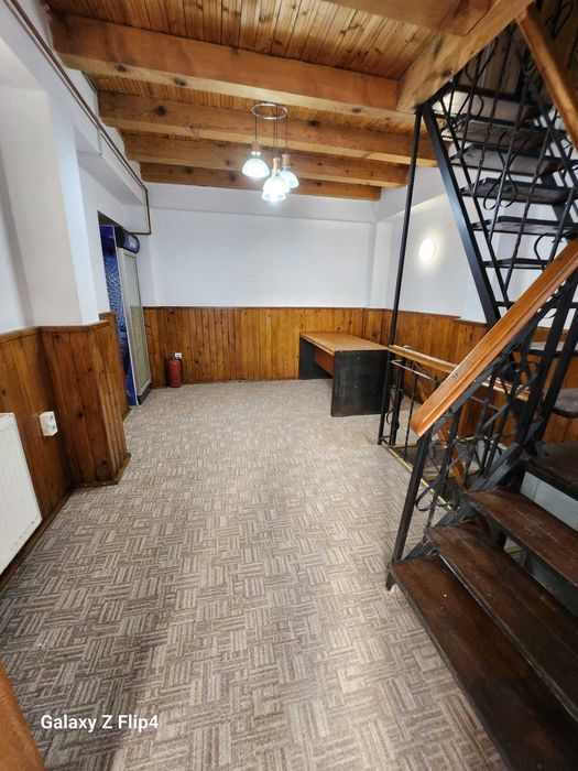 Inchiriez triplex 55 mp, singur in cladire, la Universitate