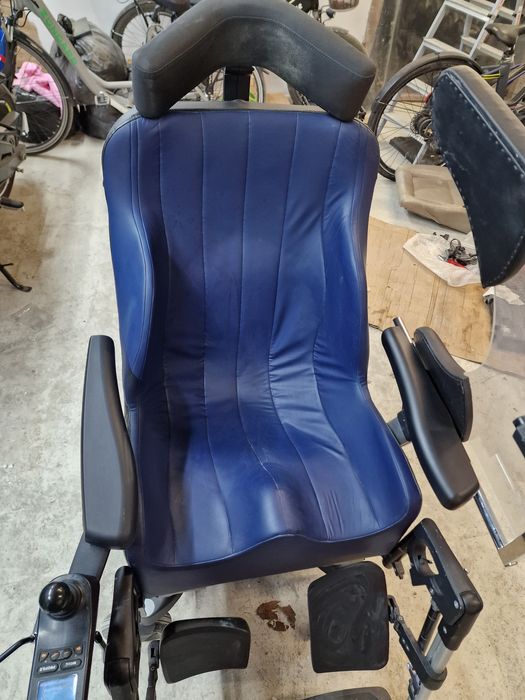 Инвалиден стол Q400m