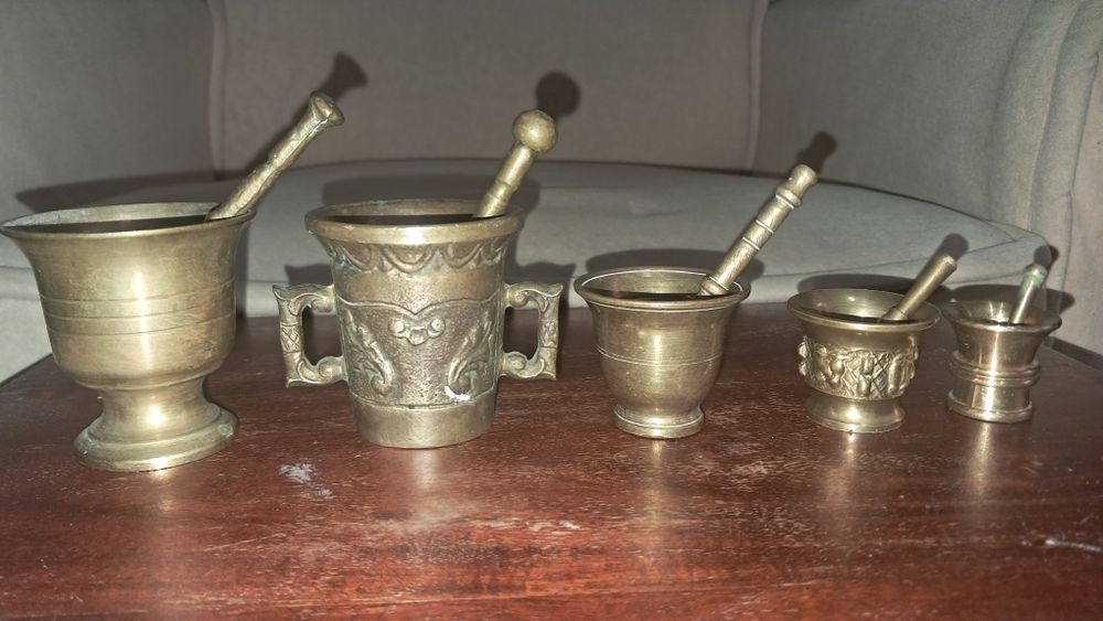 5 mojare din bronz  cu pistil