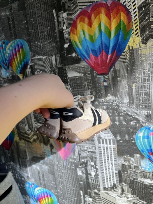 Детские кроссовки