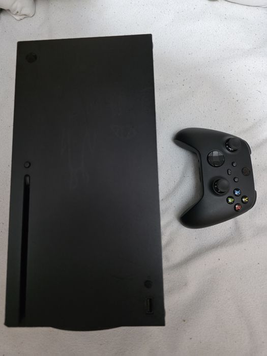 Xbox Series X 1T + controller