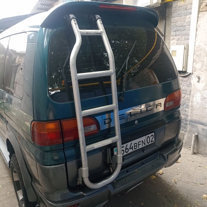 Митсубиси делика