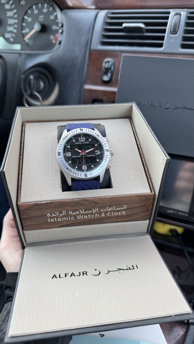 Часы АльФаджр.