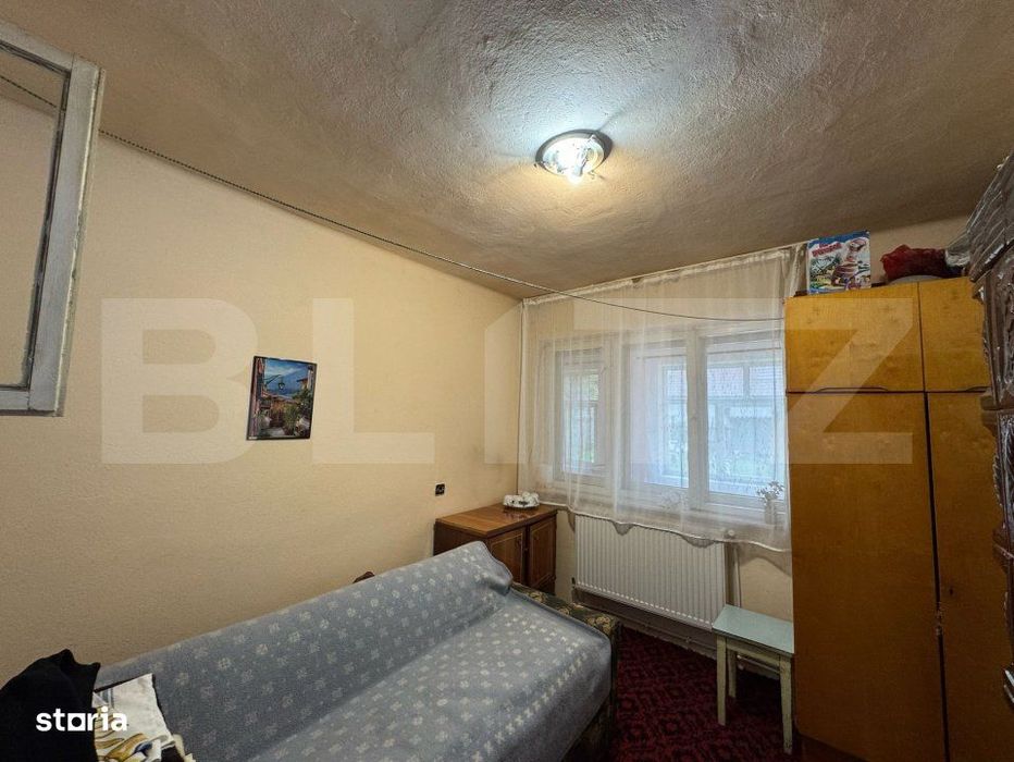 Casa de vanzare, cu 3 camere, 120 mp, 1080 mp teren, zona Simeria
