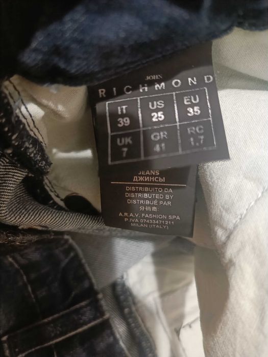 ОРИГИНАЛНИ John RICHMOND дънки и тениски