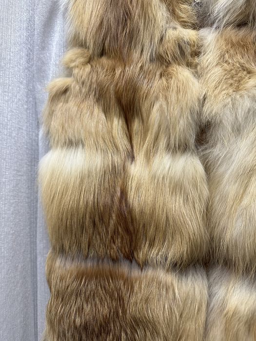 Жилетка с натуральным мехом. ЛИСА