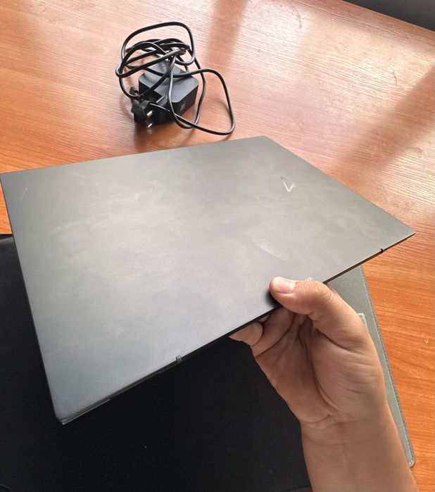 Asus Zenbook 14 14” / 16