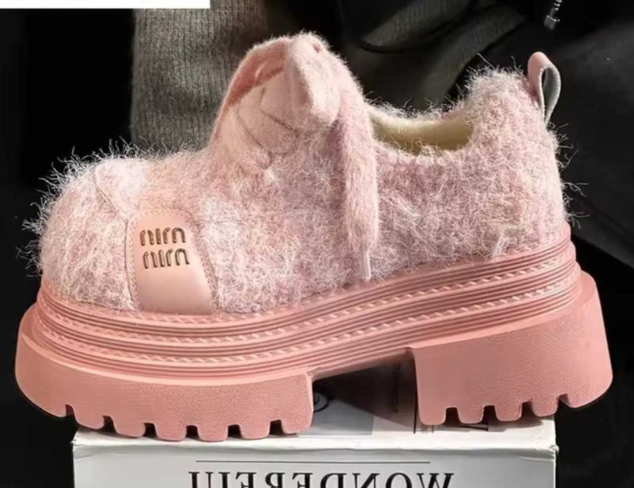 Уникални, дизайнерски обувки размери 35 и 40