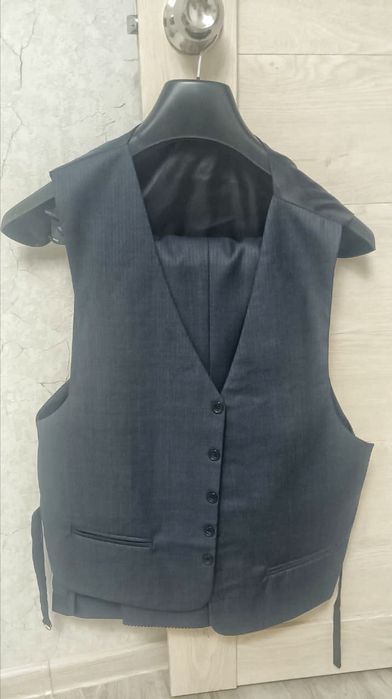 Костюм сатылады. Продаётся костюм.