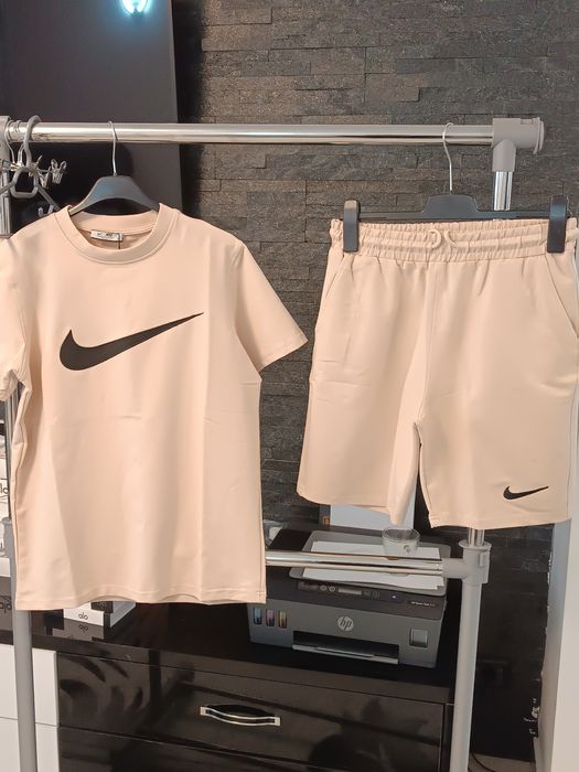 Compleu bărbați Nike super calitate