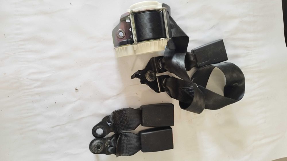 Ford EcoSport 2016г салон -въздушна възглавница ,седалка ,волан и др.