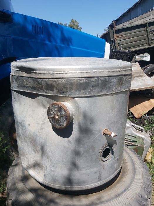 Продам топливный бак