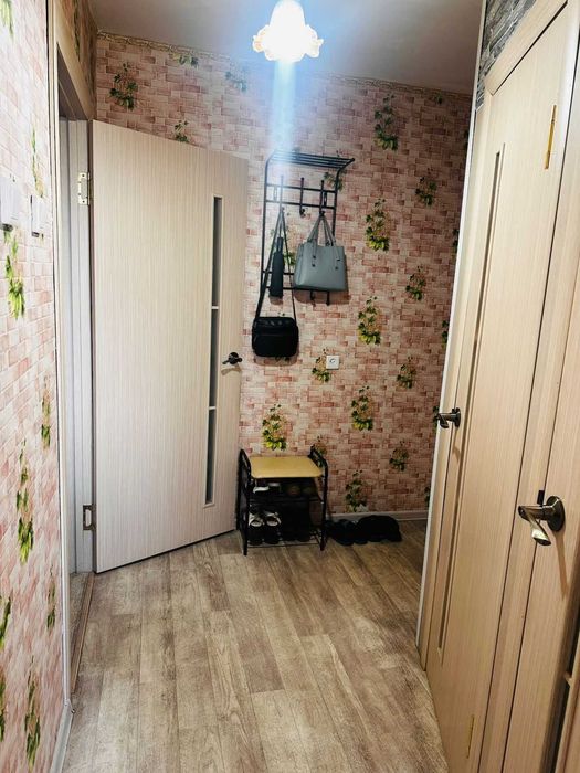 Продам 2 ку ломоносова 11\2