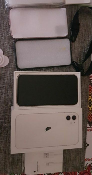 iPhone 11 Impecabil Nou
Arată 10/10 !! 
Funcționează ireproș